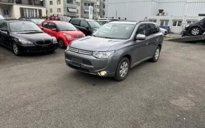 MITSUBISHI Outlander 2.0 PHEV Navigator